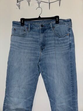 American Eagle Outfitters Light Wash Men’s Slim Straight Jeans